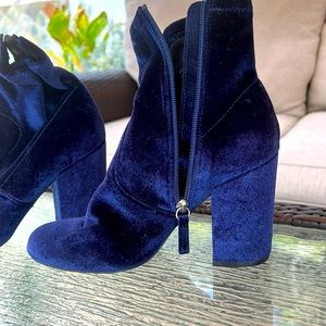 Steve Madden velvet blue bootie